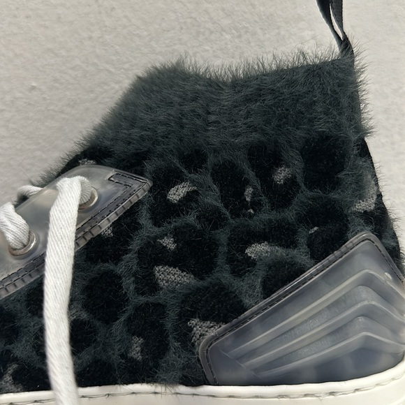 Dior women’s sneaker -“ walk’n’dior” - size 36.5- NWT color gray - Picture 7 of 7